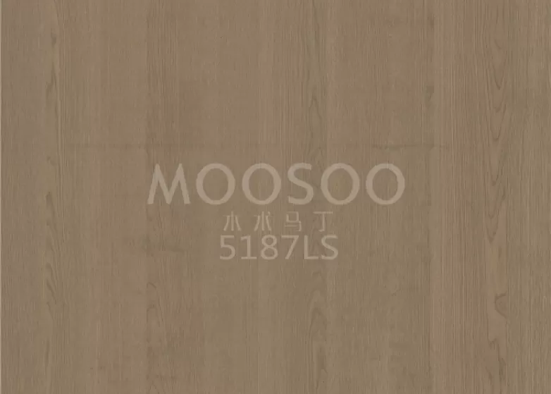 Paneles modernos de listones de roble blanco: diseño, consideraciones técnicas y aplicaciones